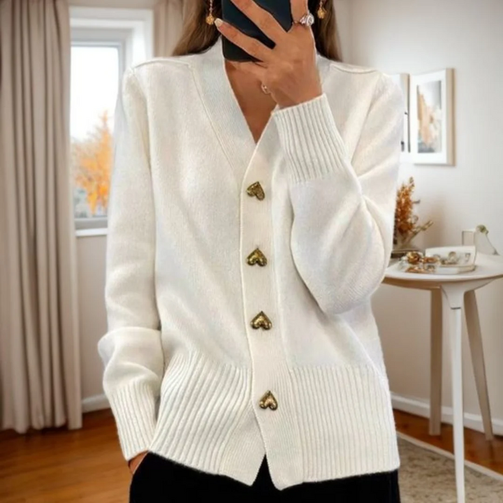 Martia| Timeless elegance with a touch of romanticism