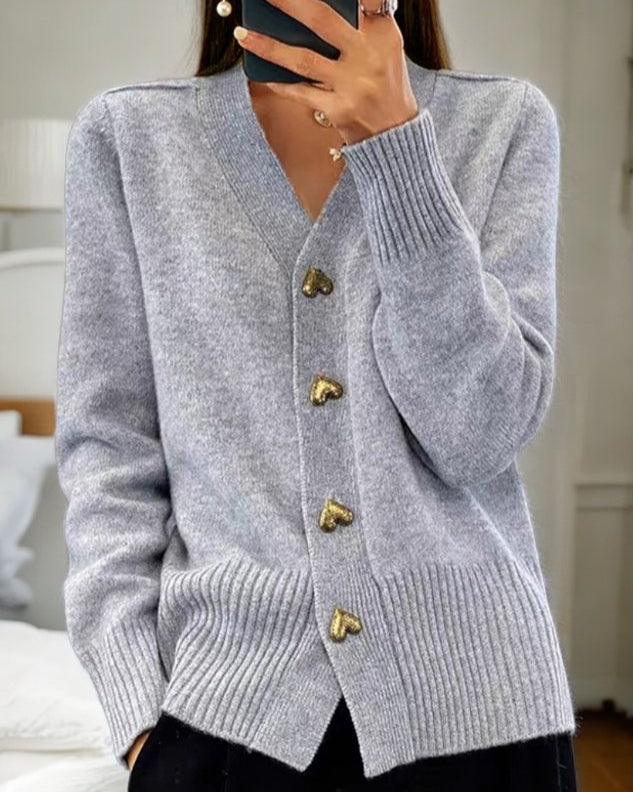 Martia| Timeless elegance with a touch of romanticism